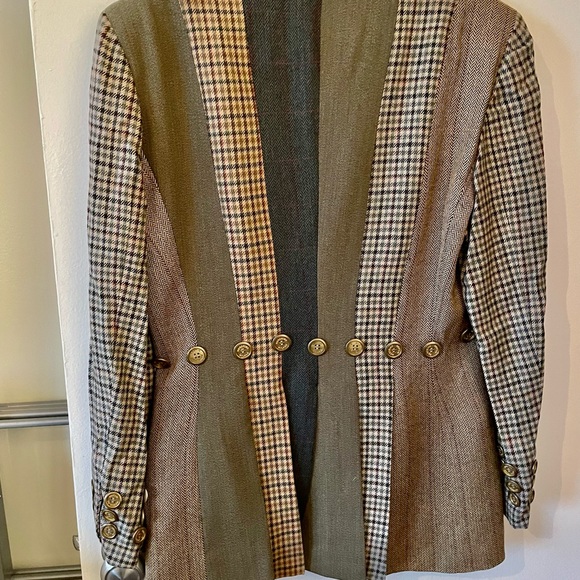 Couture Vintage (1988) Moschino Woman’s 3 Piece Suit. Made in Italy. US size 10. - Picture 3 of 4